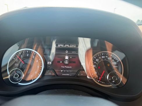 Used 2019 RAM 1500 Big Horn AWD/4WD image 12
