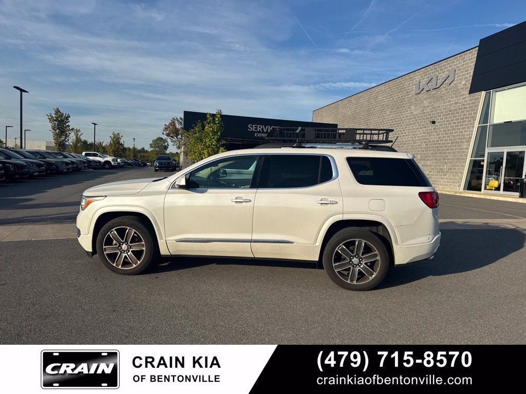 Used 2017 GMC Acadia Denali w/ Technology Package FWD image 5