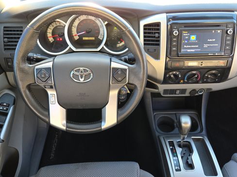 Used 2014 Toyota Tacoma PreRunner image 13