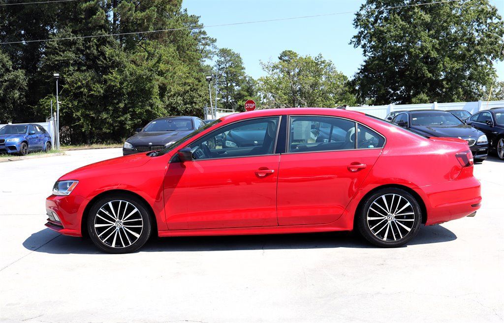 Used 2016 Volkswagen Jetta Sport FWD image 4