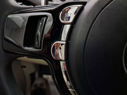 Used 2011 Rolls-Royce Ghost image 13