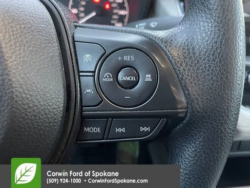 Used 2024 Toyota Corolla Cross L image 21