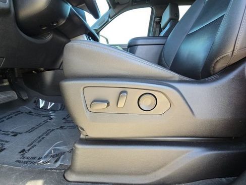 Used 2023 Chevrolet Tahoe Z71 w/ Luxury Package image 24