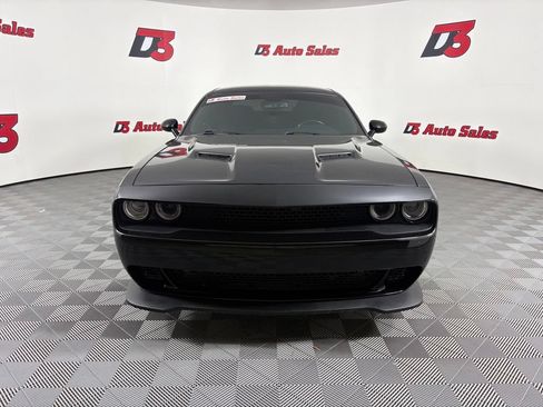 Used 2019 Dodge Challenger SXT RWD image 9