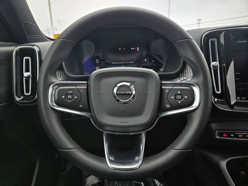Used 2023 Volvo XC40 B5 Plus w/ Climate Package image 14