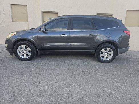Used 2009 Chevrolet Traverse LT FWD image 10