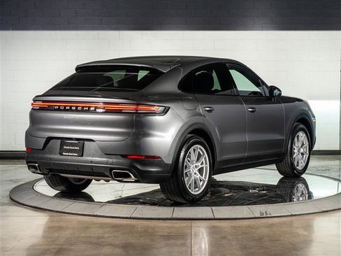 Certified 2025 Porsche Cayenne Coupe AWD/4WD image 9