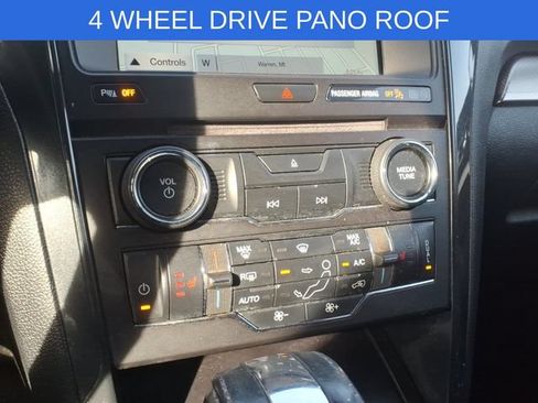 Used 2018 Ford Explorer XLT w/ Equipment Group 202A AWD/4WD image 17