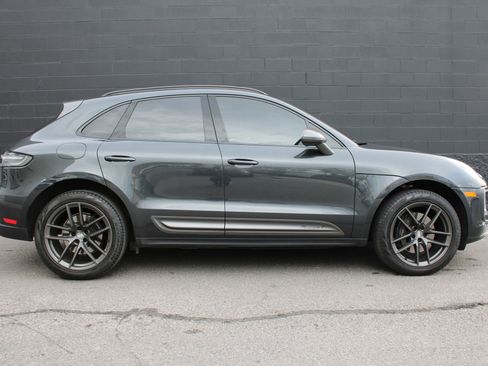 Certified 2023 Porsche Macan Turbo image 9