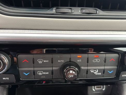 Used 2025 Jeep Compass Limited AWD/4WD image 8