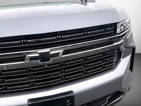 Used 2022 Chevrolet Tahoe RST w/ Luxury Package AWD/4WD image 29