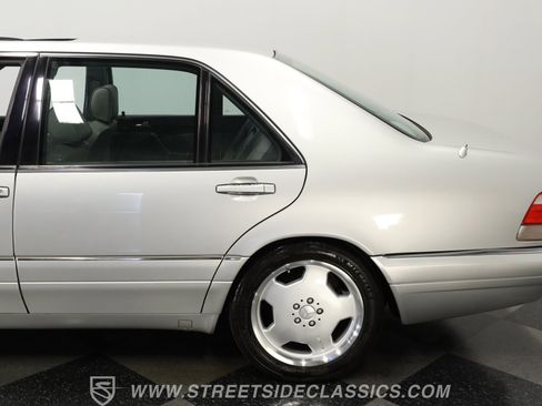 Used 1999 Mercedes-Benz S 500 Sedan image 23