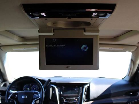 Used 2018 Cadillac Escalade Premium Luxury image 30