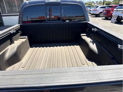Used 2016 Toyota Tacoma TRD Off-Road w/ Towing Package AWD/4WD image 10