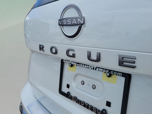 New 2026 Nissan Rogue Platinum image 7