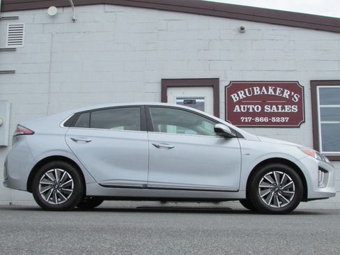 Used 2020 Hyundai Ioniq Limited image 10