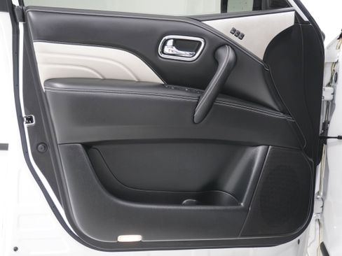 Used 2019 INFINITI QX80 Limited w/ All-Season Package image 16