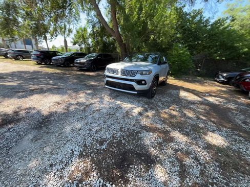 Used 2025 Jeep Compass Limited AWD/4WD image 16