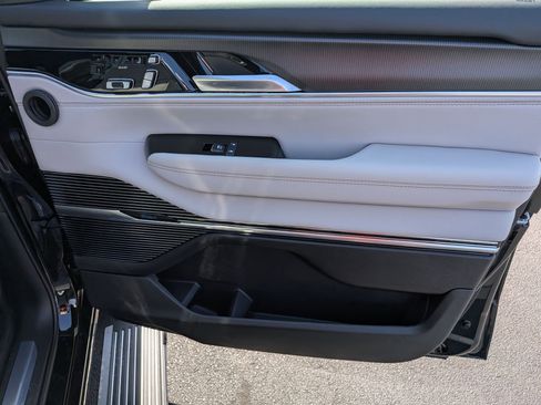 New 2026 Jeep Grand Wagoneer Summit AWD/4WD image 35