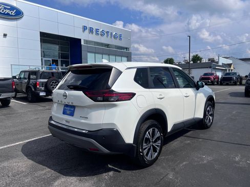 Used 2022 Nissan Rogue SV AWD/4WD image 10