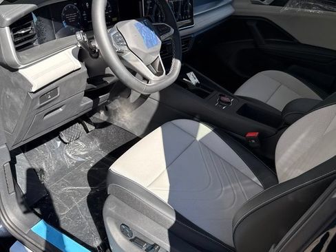 New 2026 Volkswagen Tiguan SE AWD/4WD image 22