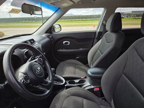 Used 2017 Kia Soul FWD image 12