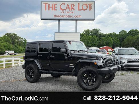 Used 2015 Jeep Wrangler Unlimited Sahara w/ Connectivity Group AWD/4WD image 1