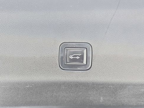 Used 2022 Cadillac Escalade Sport Platinum w/ LPO, ONYX Package AWD/4WD image 17