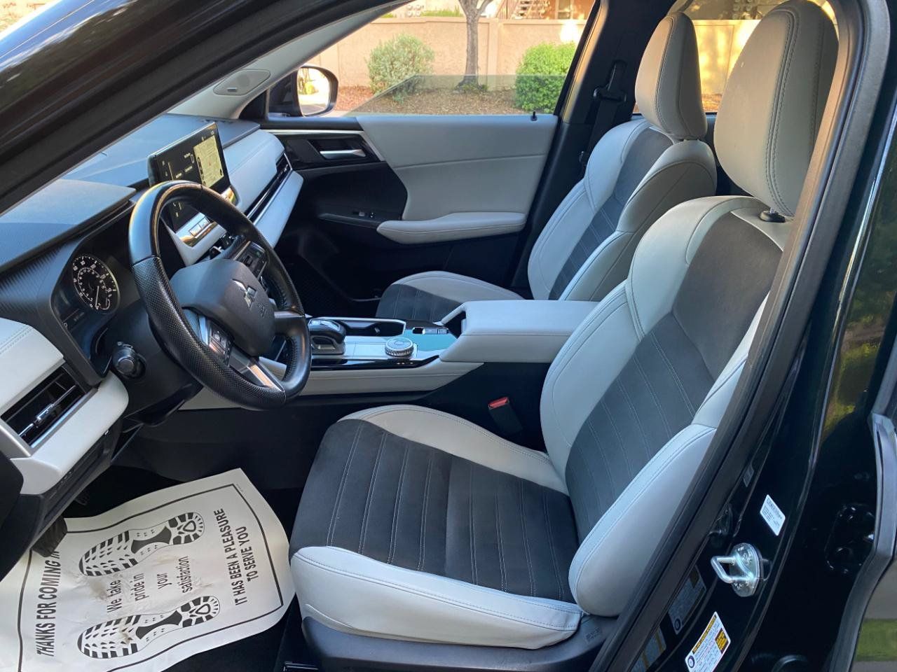 Used 2025 Mitsubishi Outlander SE FWD image 38