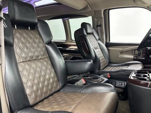 Used 2022 GMC Savana 2500 Extended w/ Enhanced Convenience Package RWD image 24