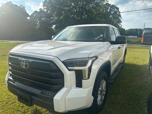 Used 2022 Toyota Tundra SR5 w/ Convenience Package RWD image 14