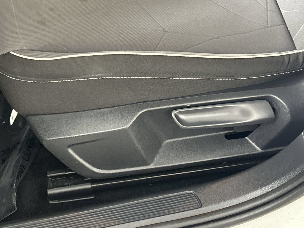 Used 2025 Volkswagen Jetta Sport FWD image 20