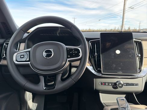 New 2026 Volvo XC90 T8 Plus w/ Protection Package Premier image 8