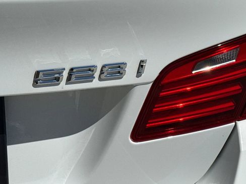 Used 2015 BMW 528i Sedan image 11
