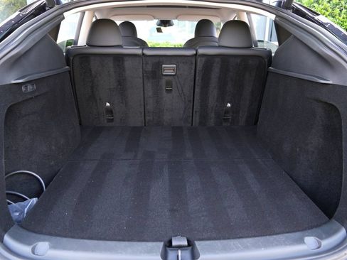 Used 2025 Tesla Model Y Long Range RWD image 39