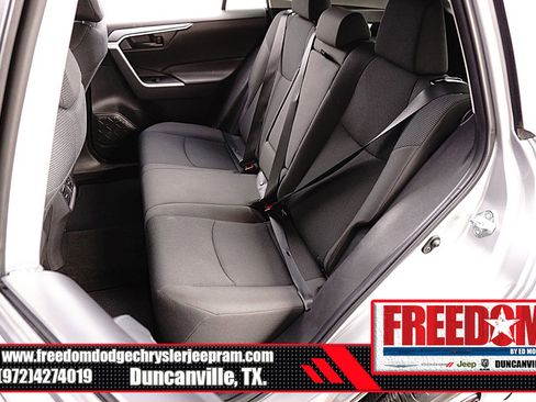 Used 2022 Toyota RAV4 LE image 14