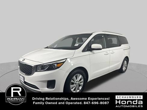 Used 2016 Kia Sedona LX w/ LX Convenience Package FWD image 2