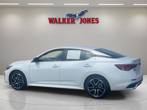 Used 2024 Nissan Sentra SR w/ SR Premium Package image 5