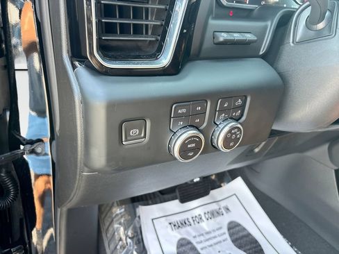 Used 2024 GMC Sierra 3500 Denali Ultimate AWD/4WD image 29