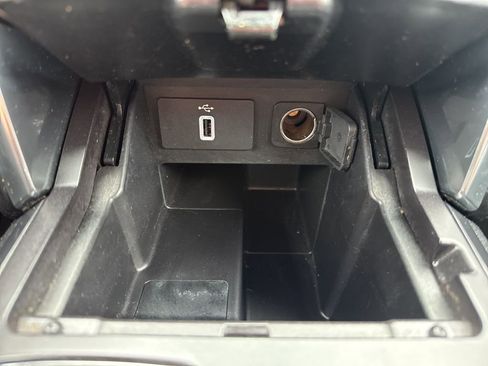 Used 2019 Ford Explorer Platinum image 40