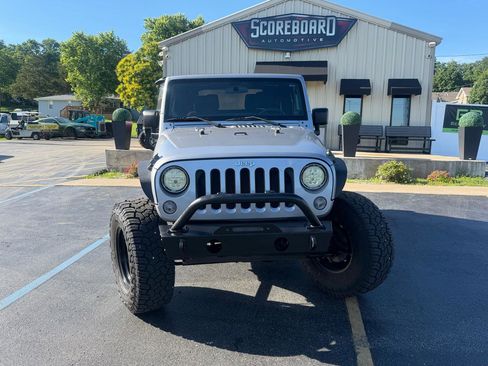 Used 2014 Jeep Wrangler Sport AWD/4WD image 8