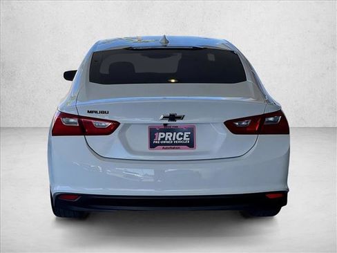Used 2018 Chevrolet Malibu LT w/ Leather Package FWD image 8