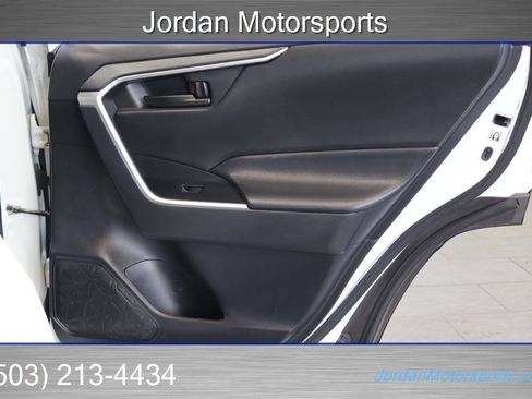 Used 2020 Toyota RAV4 LE image 37