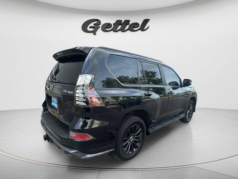 Used 2023 Lexus GX 460 Premium w/ Accessory Package AWD/4WD image 6
