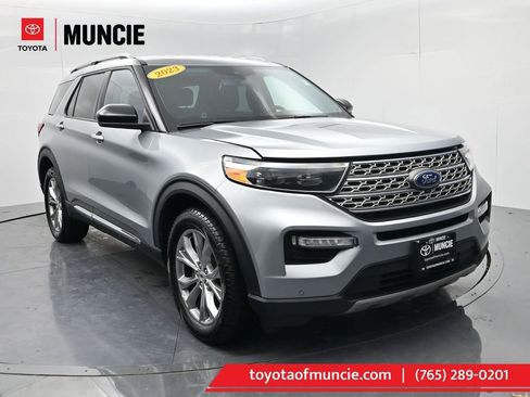 Used 2023 Ford Explorer Limited image 1