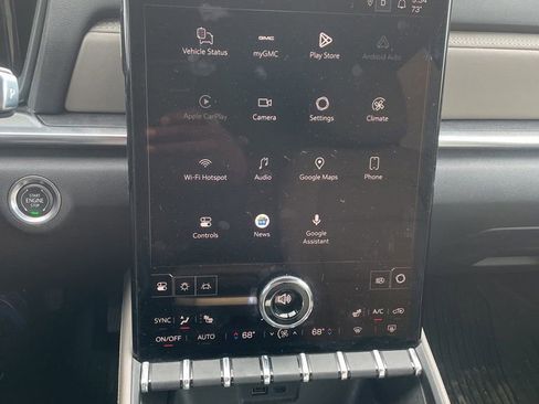 Used 2026 GMC Terrain Elevation w/ Elevation Premium Package image 7