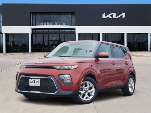 Used 2022 Kia Soul LX w/ Technology Package image 1