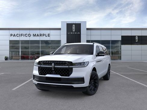 New 2026 Lincoln Navigator L Reserve w/ Jet Appearance Package image 2