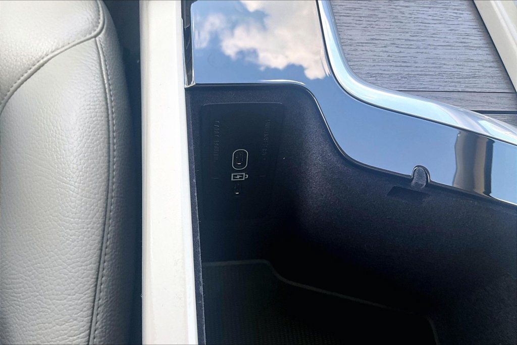 Certified 2025 Volvo XC90 B6 Plus w/ Protection Package AWD/4WD image 34