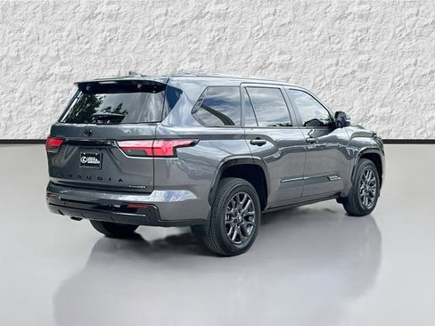 Used 2025 Toyota Sequoia Platinum AWD/4WD image 3
